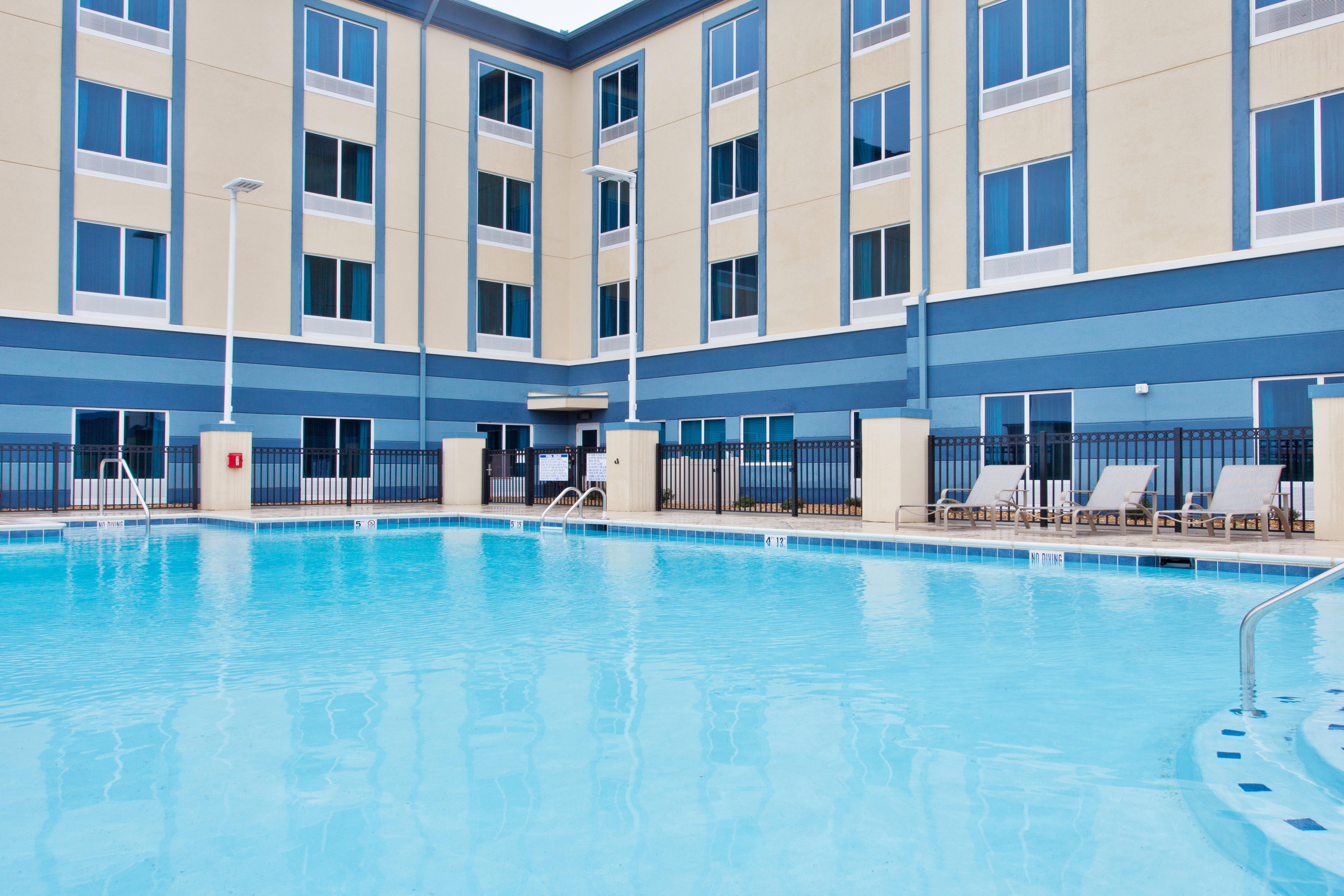 Holiday Inn Express & Suites Warner Robins North West, An Ihg Hotel Exterior photo